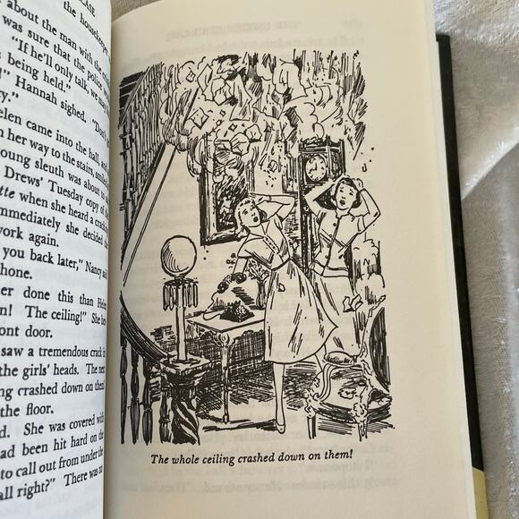 Nancy Drew The Secret of the Old Clock & The Hidden Staircase by Carolyn Keene - Picture 9 of 9
